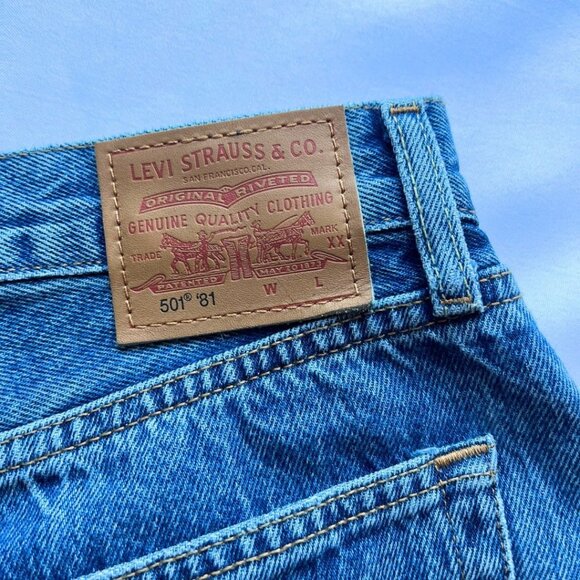 LEVI'S 501 "81 MEDIUM WASH BUTTON FLY STRAIGH LEG JEANS - 27 X 31 - Picture 8 of 12